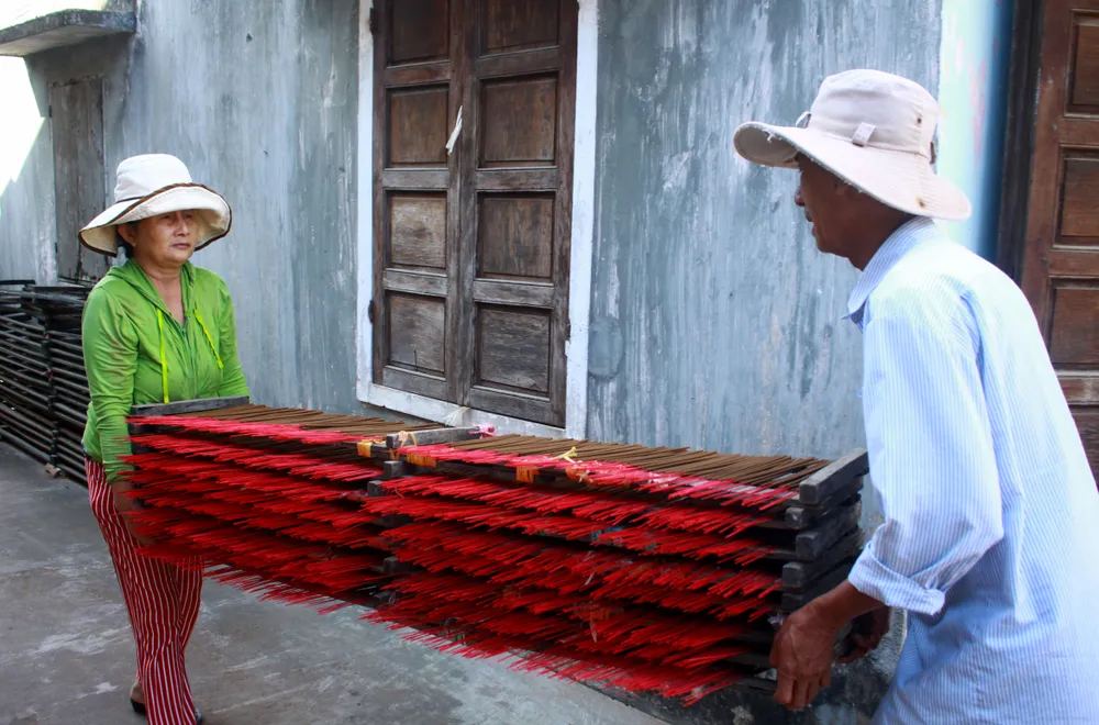 Nghề làm nhang ở phố xưa Thu Xà ảnh 7