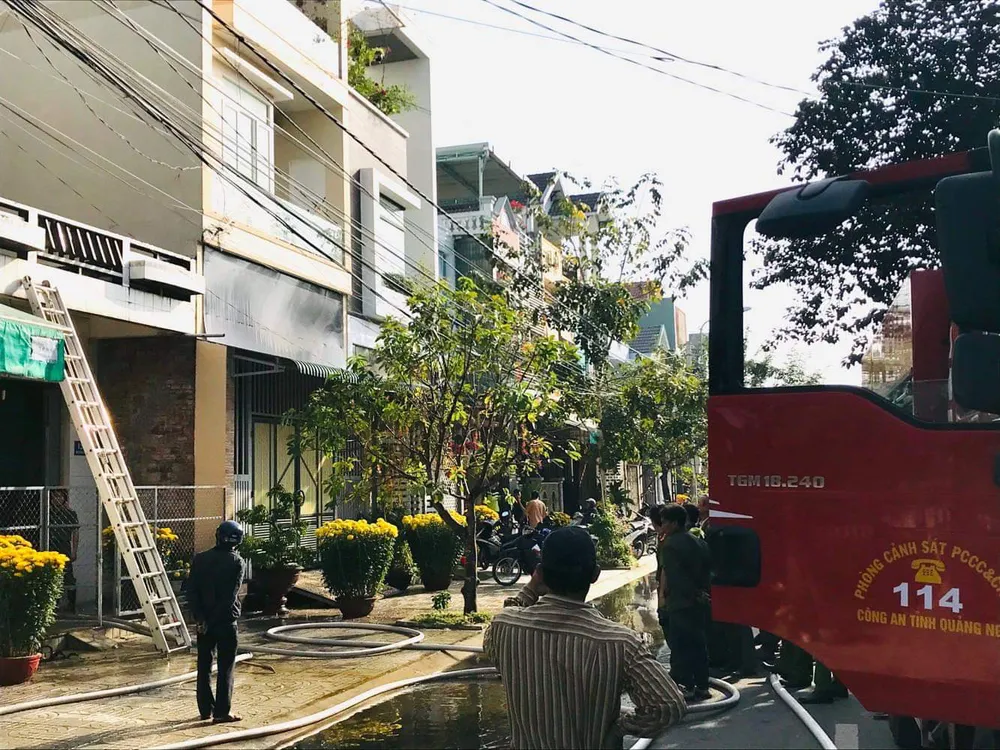 Lực lượng chức năng đến hiện trường