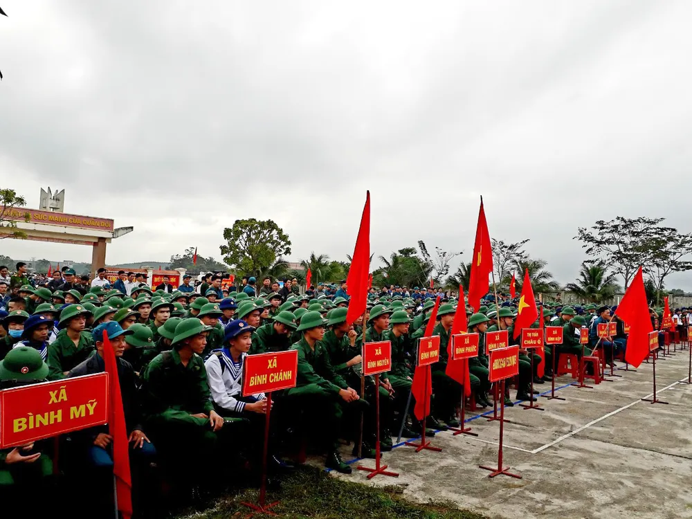 Hơn 2.600 thanh niên Quảng Ngãi lên đường nhập ngũ ảnh 2