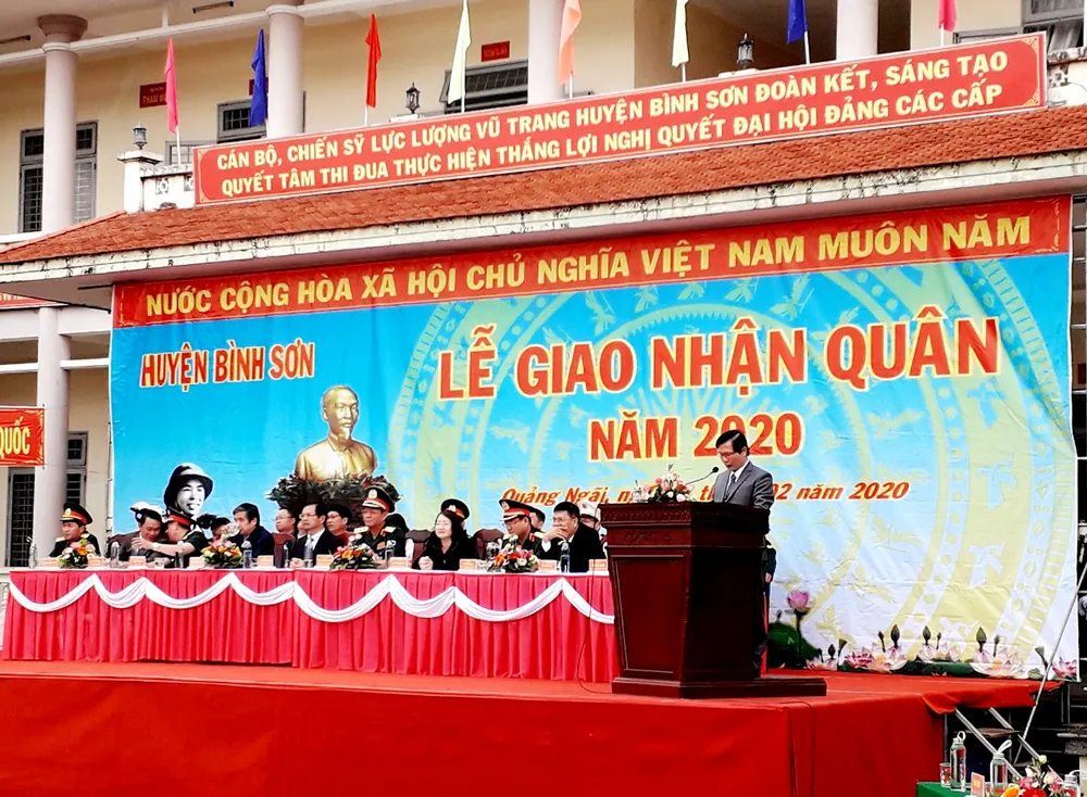 Hơn 2.600 thanh niên Quảng Ngãi lên đường nhập ngũ ảnh 1
