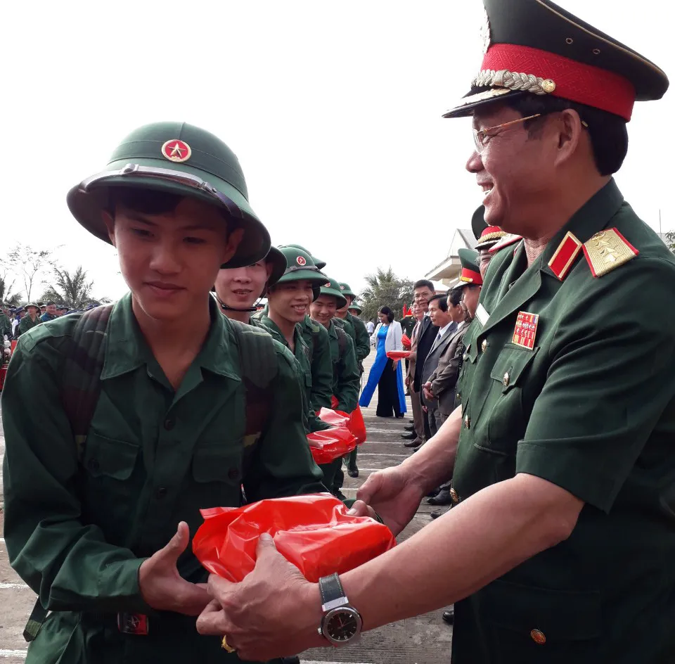 Hơn 2.600 thanh niên Quảng Ngãi lên đường nhập ngũ ảnh 5