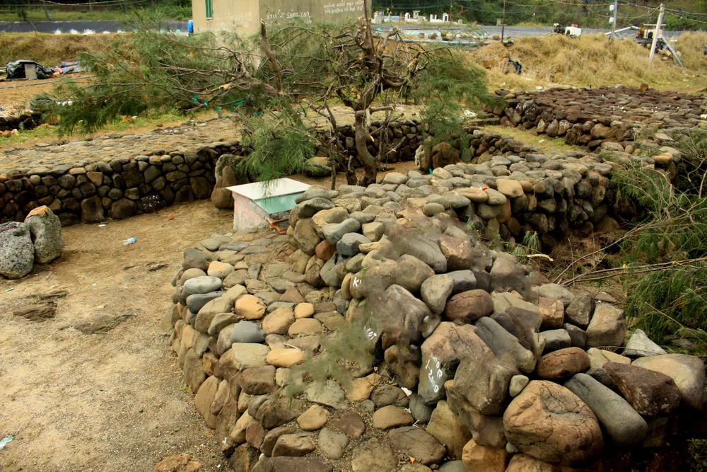 Kỳ lạ ông lão 20 năm xếp đá ảnh 5