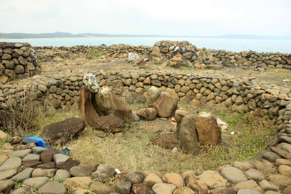 Kỳ lạ ông lão 20 năm xếp đá ảnh 8