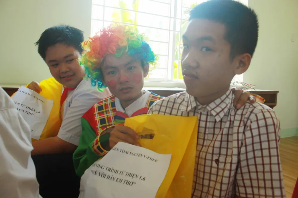 Trẻ em Trung tâm Nuôi dạy trẻ khuyết tật Võ Hồng Sơn đón 1-6 ảnh 3