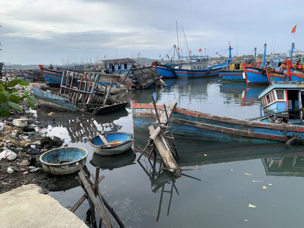 Giải pháp xử lý ô nhiễm môi trường từ xác tàu ở cảng cá Sa Huỳnh  ảnh 1