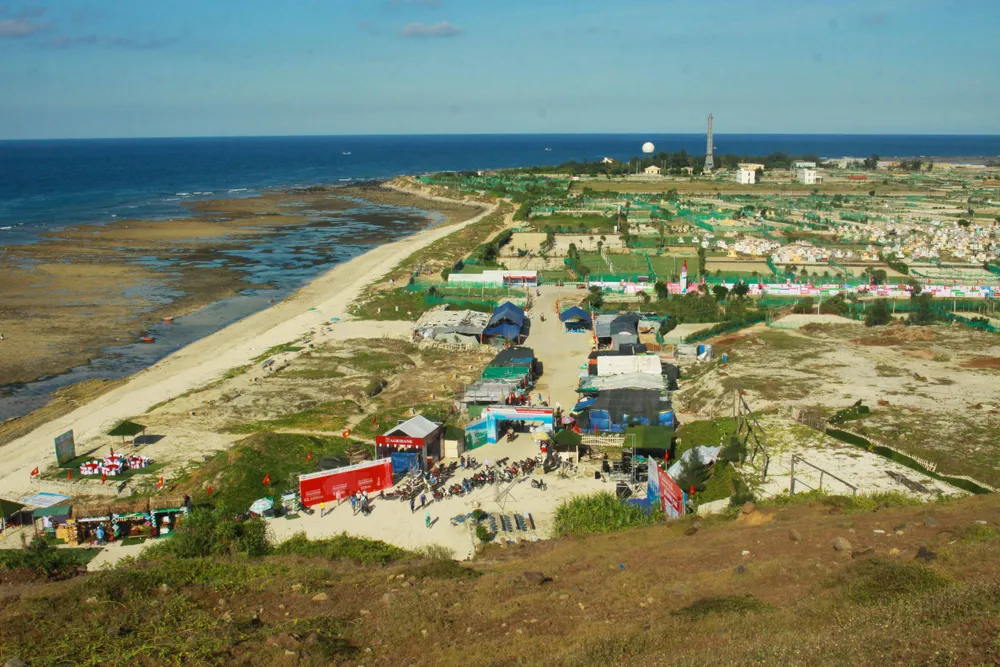 Lễ thượng cờ trên đỉnh Thới Lới, đảo Lý Sơn ảnh 3