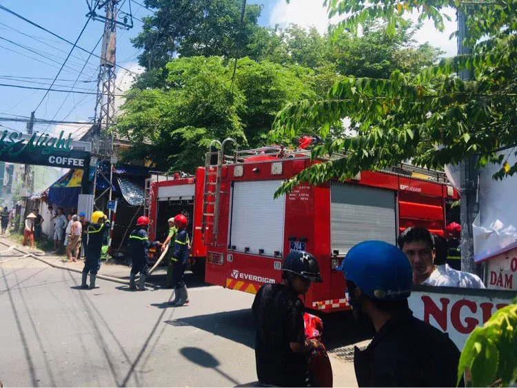 Quảng Ngãi: Kịp thoát ra khỏi nhà khi phát hiện cháy  ảnh 2