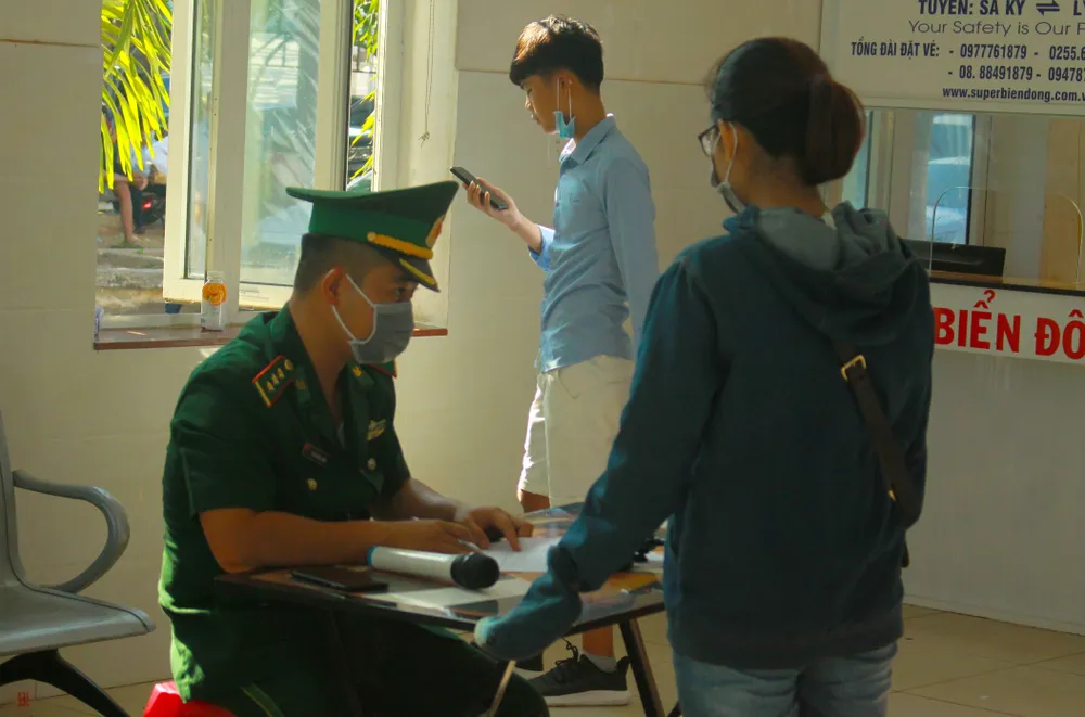 Quảng Ngãi thành lập 16 chốt phòng, chống dịch Covid-19 tại biên giới biển ảnh 1