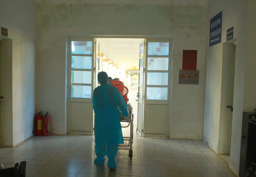 Cận cảnh Bệnh viện dã chiến ở Quảng Ngãi ảnh 12