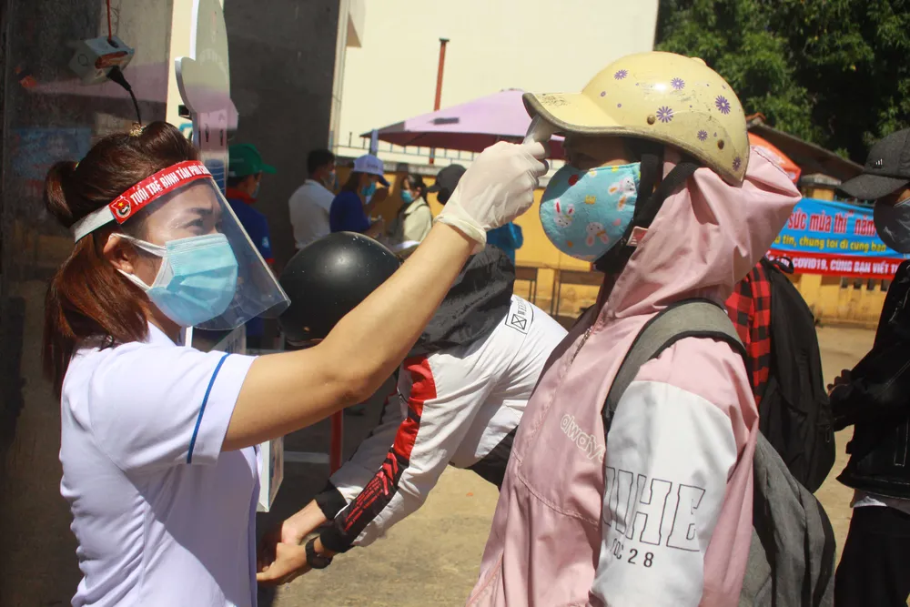 Dừng khẩn 1 điểm thi THPT ở Quảng Ngãi với 352 thí sinh, vì liên quan bệnh nhân 786 ảnh 1