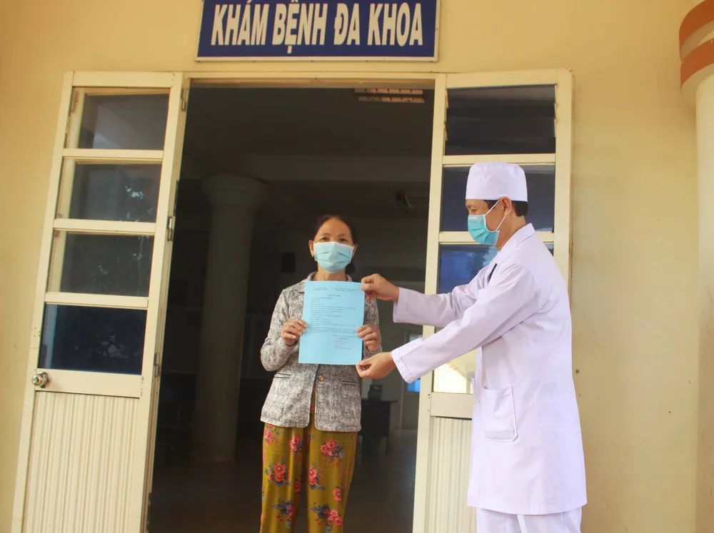 Bệnh nhân 621 xuất viện, 11 ngày Quảng Ngãi không có ca mắc Covid-19 mới ảnh 1