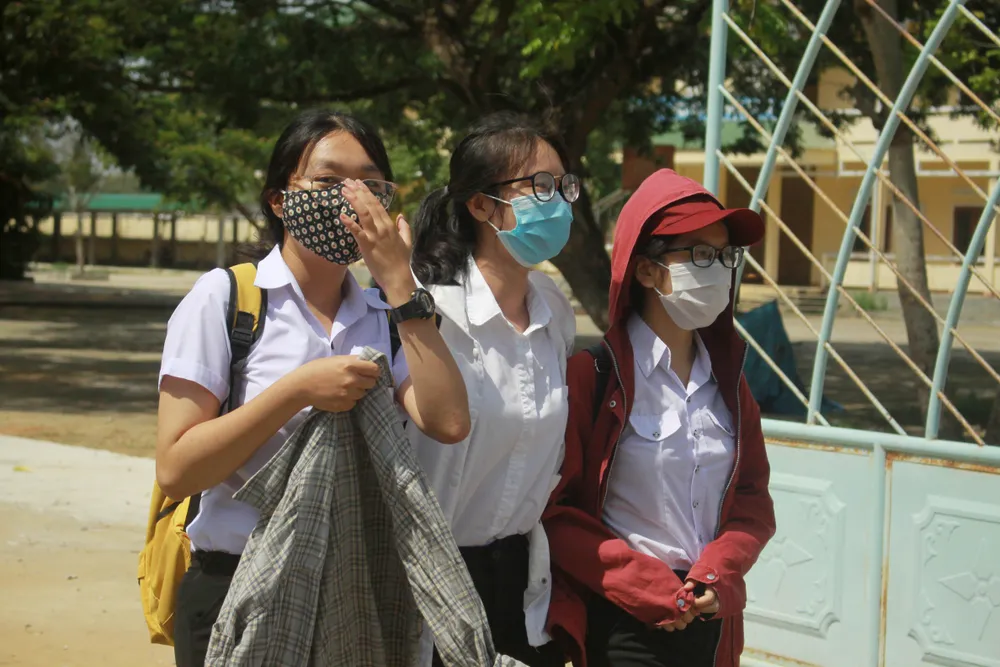Gần 11.400 thí sinh Đà Nẵng, Quảng Ngãi hoàn thành môn thi đầu tiên kỳ thi tốt nghiệp THPT đợt 2 ảnh 19