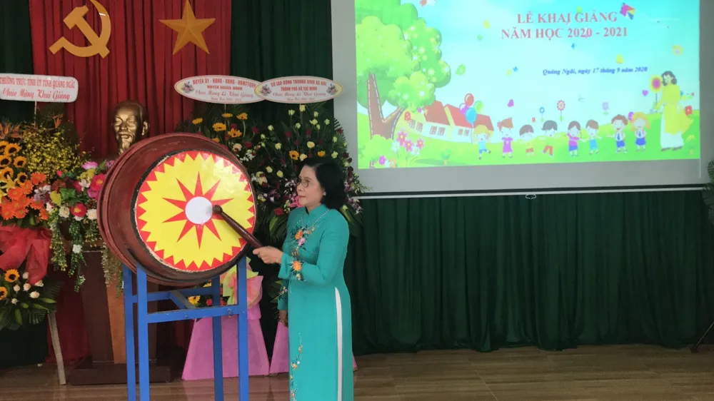 Khoảng 2 tỷ đồng hỗ trợ Trung tâm Nuôi dạy trẻ khuyết tật Võ Hồng Sơn  ảnh 1