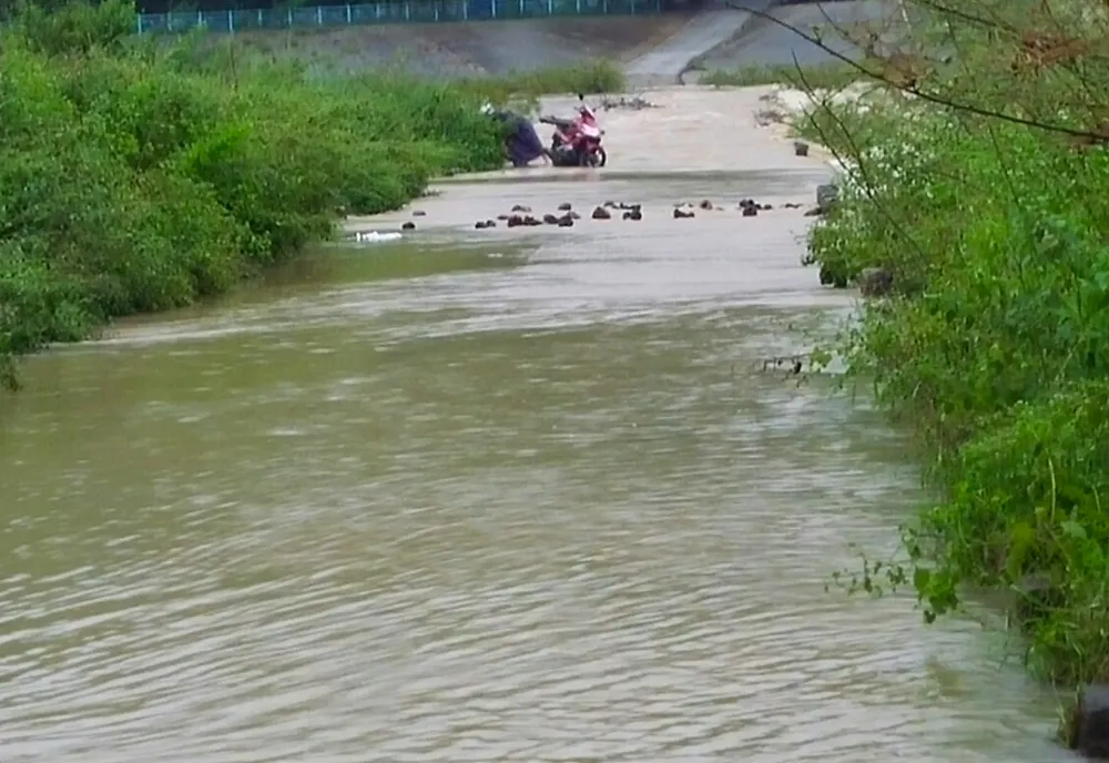 Khẩn trương nạo vét cửa biển Cửa Đại để tàu thuyền vào tránh trú ảnh 4