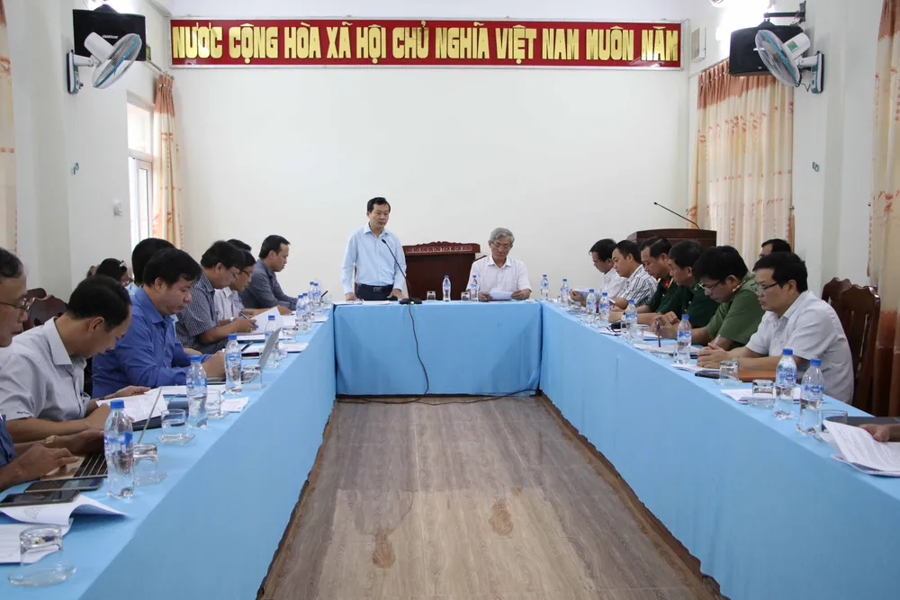 Quảng Ngãi: Liên lạc với 2 tàu cá ở vùng biển Trường Sa, sẵn sàng di dời dân đến nơi an toàn ảnh 2