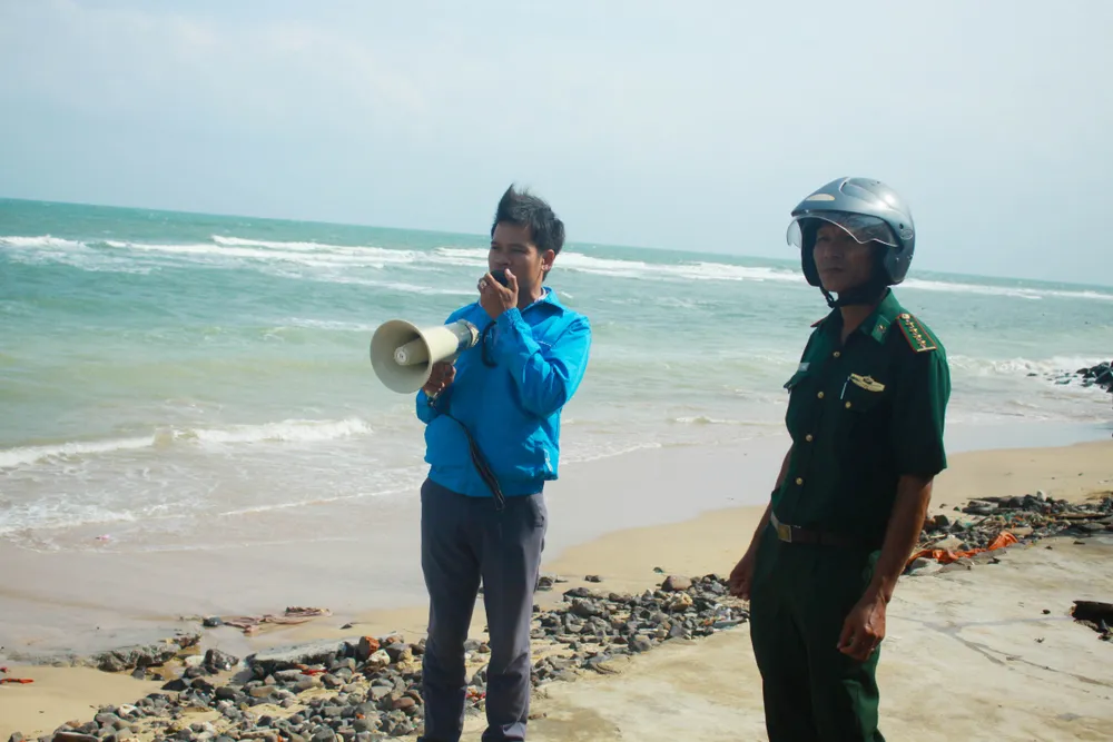 Căng mình ứng phó bão số 9 ảnh 31