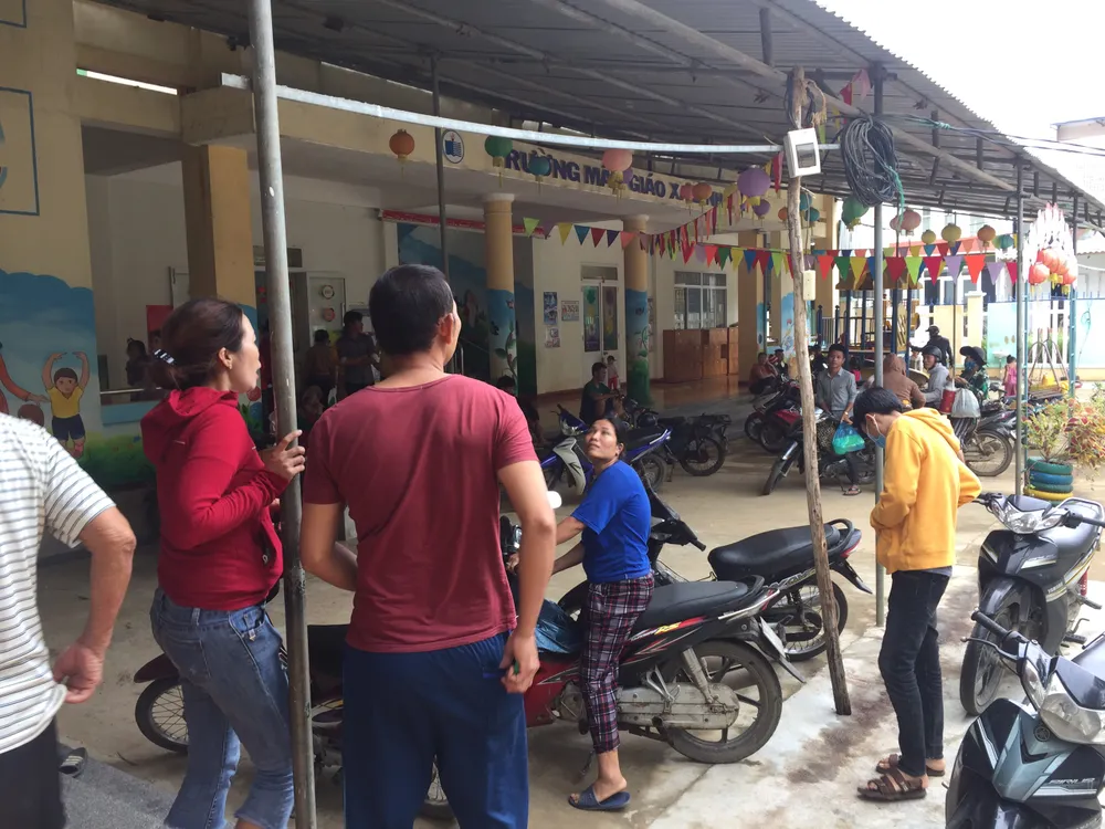 Căng mình ứng phó bão số 9 ảnh 4