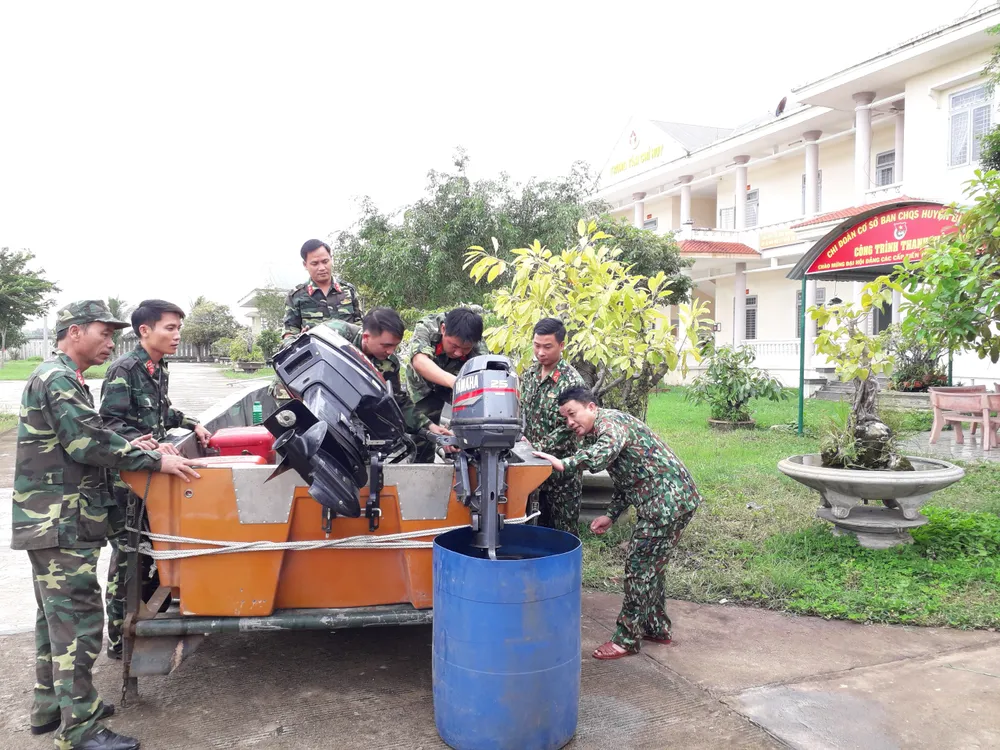 Căng mình ứng phó bão số 9 ảnh 7