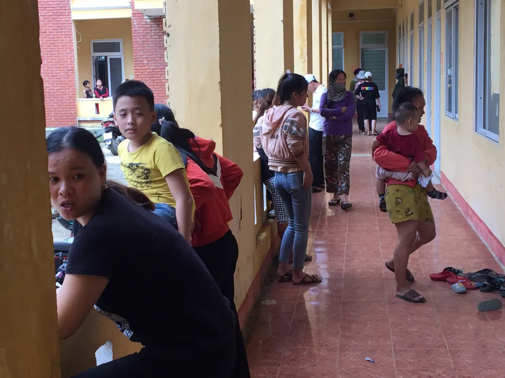 Căng mình ứng phó bão số 9 ảnh 5