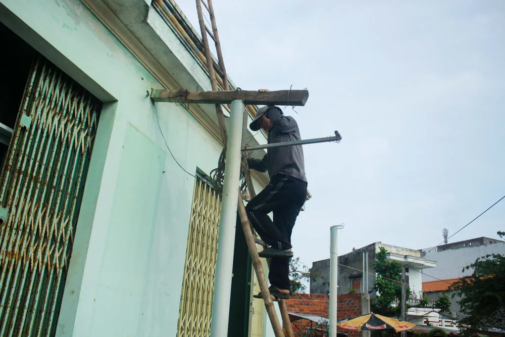 Căng mình ứng phó bão số 9 ảnh 22