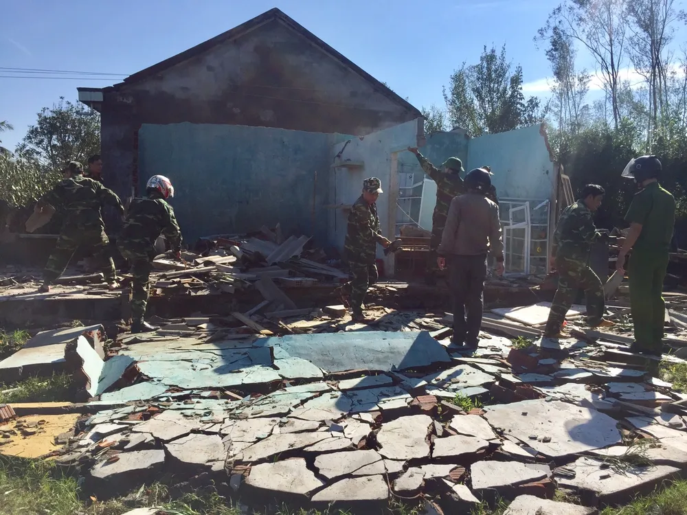 Nghệ An: Ngập lụt, nguy cơ sạt lở nhiều nơi, di dời dân khẩn cấp ảnh 20