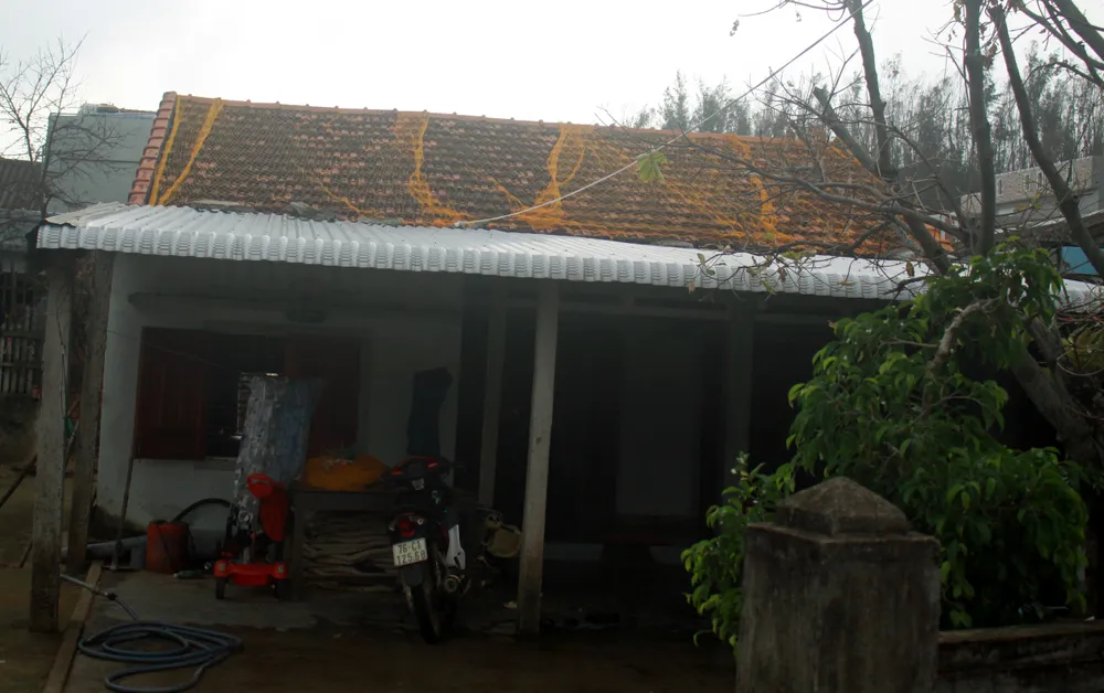 Giăng lưới, cột dây chằng chống nhà cửa ứng phó bão số 10 ảnh 4