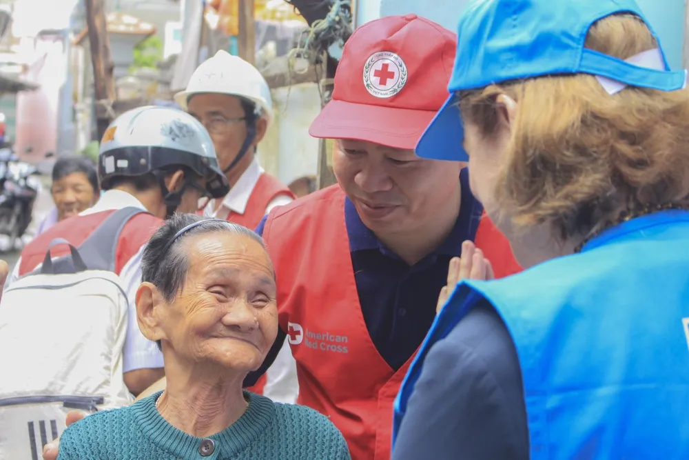 UNDP hỗ trợ khẩn cấp cho người dân bị ảnh hưởng bão lụt tại 5 tỉnh miền Trung ảnh 3