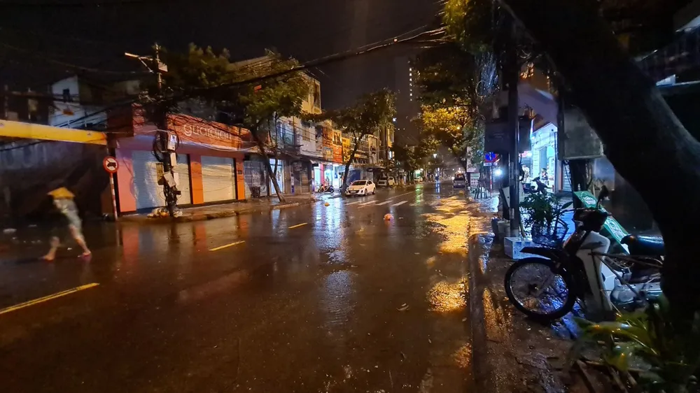 Hàng trăm người dân đảo Cồn Cỏ di tản xuống hầm trú bão ảnh 4