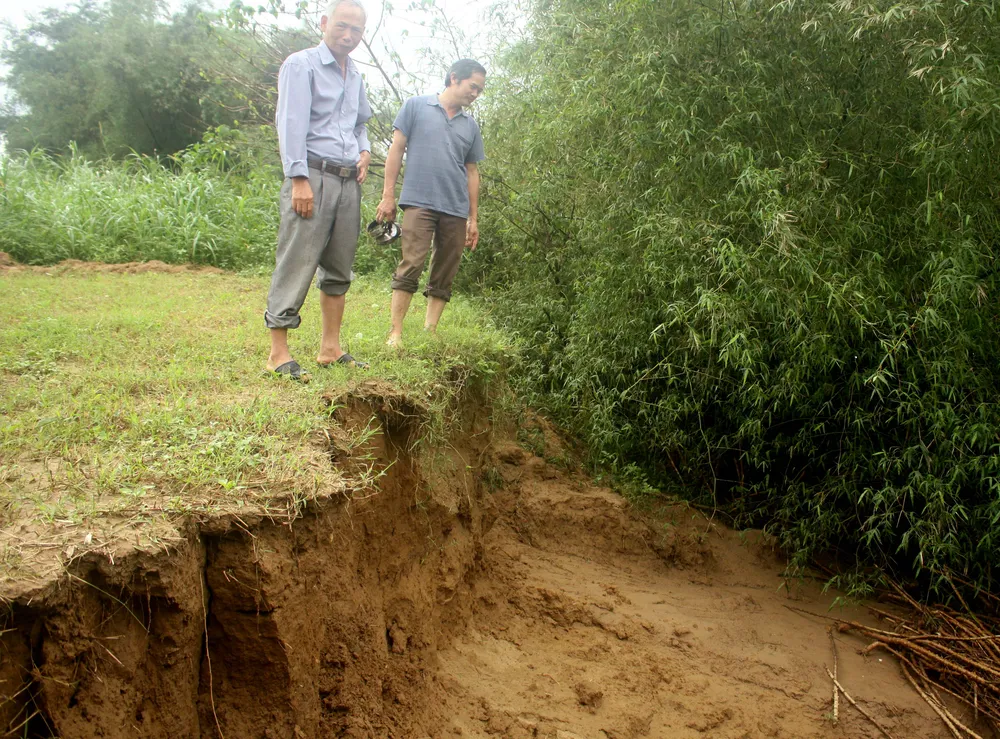 Quảng Ngãi: Sạt lở bờ sông Trà Khúc, đe dọa cuộc sống người dân ảnh 1