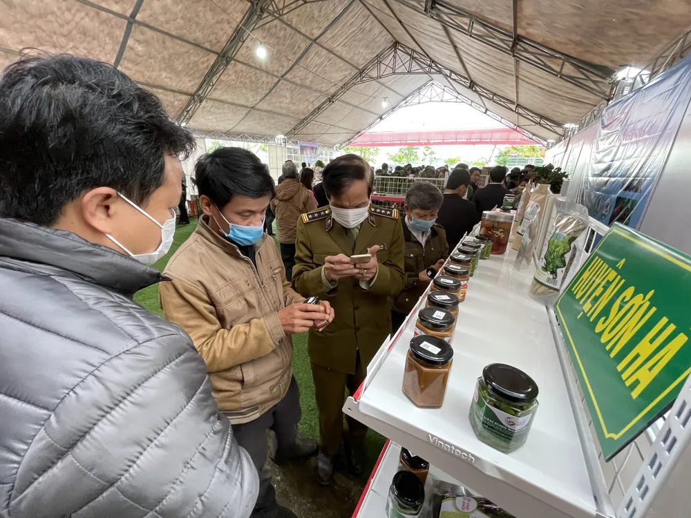 Bí thư Tỉnh ủy Quảng Ngãi chia sẻ, giải quyết khó khăn cho nông dân ảnh 2