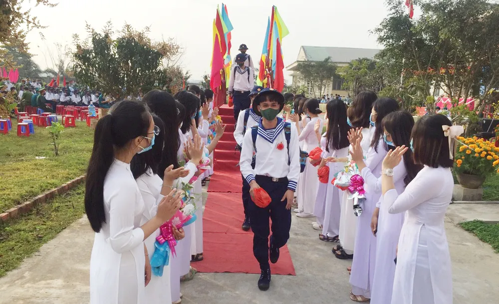 Hàng chục ngàn thanh niên miền Trung lên đường nhập ngũ ảnh 1