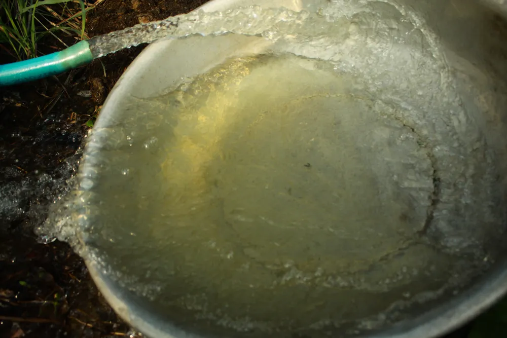 Nước giếng hôi thối, người dân không dám dùng tắm rửa, nấu nướng ảnh 1