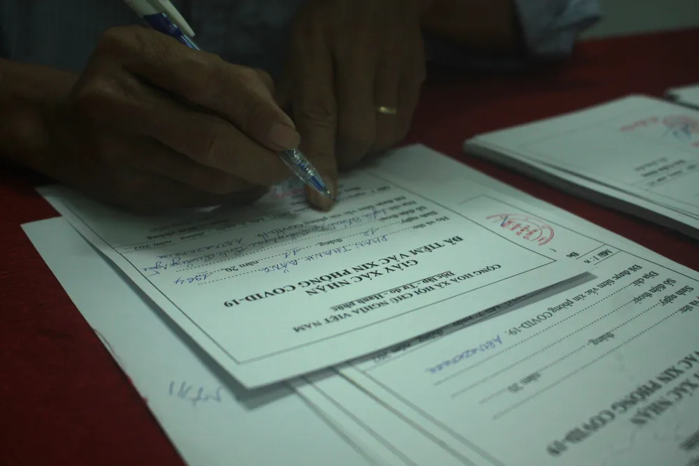 50 người đầu tiên tiêm vaccine Covid-19 ở Quảng Ngãi ảnh 12