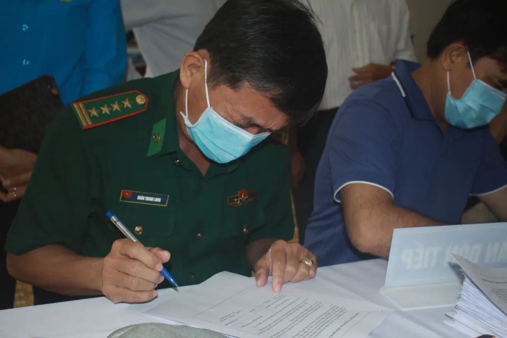 50 người đầu tiên tiêm vaccine Covid-19 ở Quảng Ngãi ảnh 5