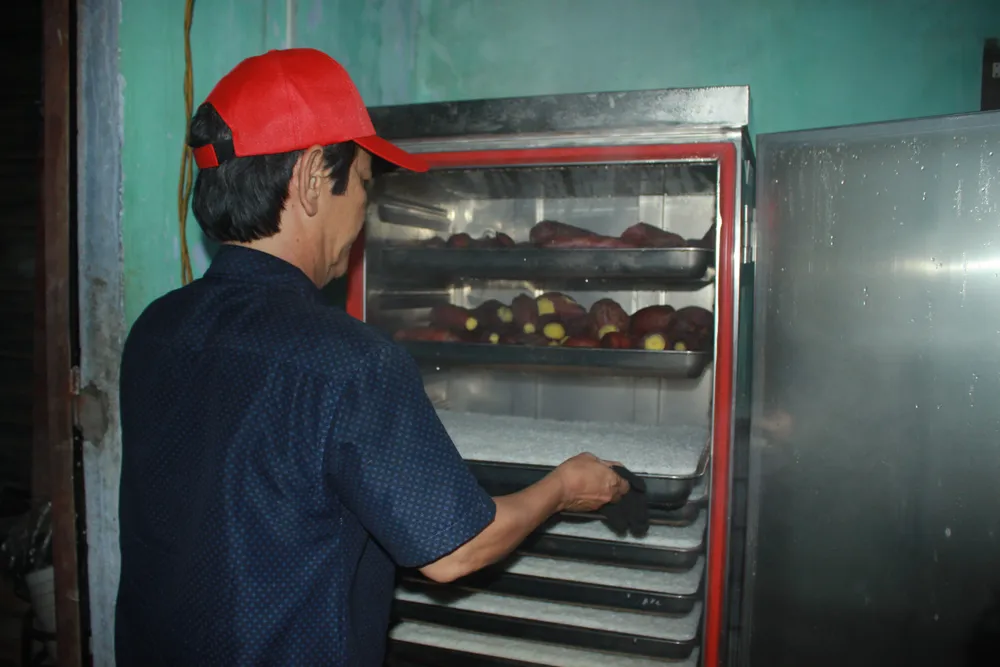 Nấu cơm và hỗ trợ thực phẩm cho người dân yên tâm cách ly phòng chống Covid-19 ảnh 5