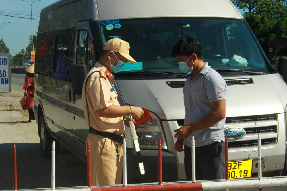 Từ 00 giờ ngày 20-5, Quảng Ngãi yêu cầu cách ly tại nhà 21 ngày đối với người về từ Đà Nẵng ảnh 2