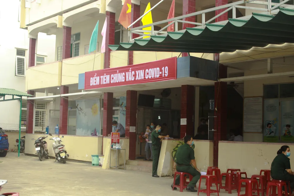 Quảng Ngãi tổ chức tiêm vaccine phòng Covid-19 đợt 2  ảnh 1