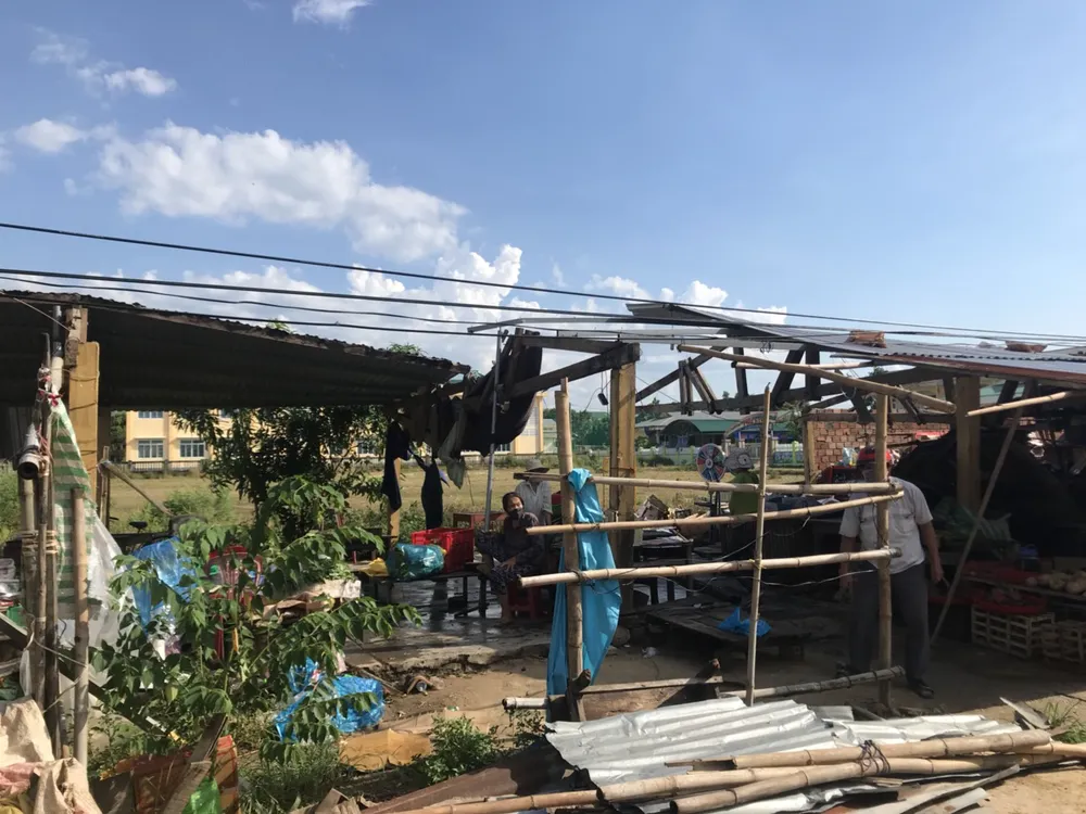 Lốc xoáy làm tốc mái 131 căn nhà tại Quảng Ngãi ảnh 2