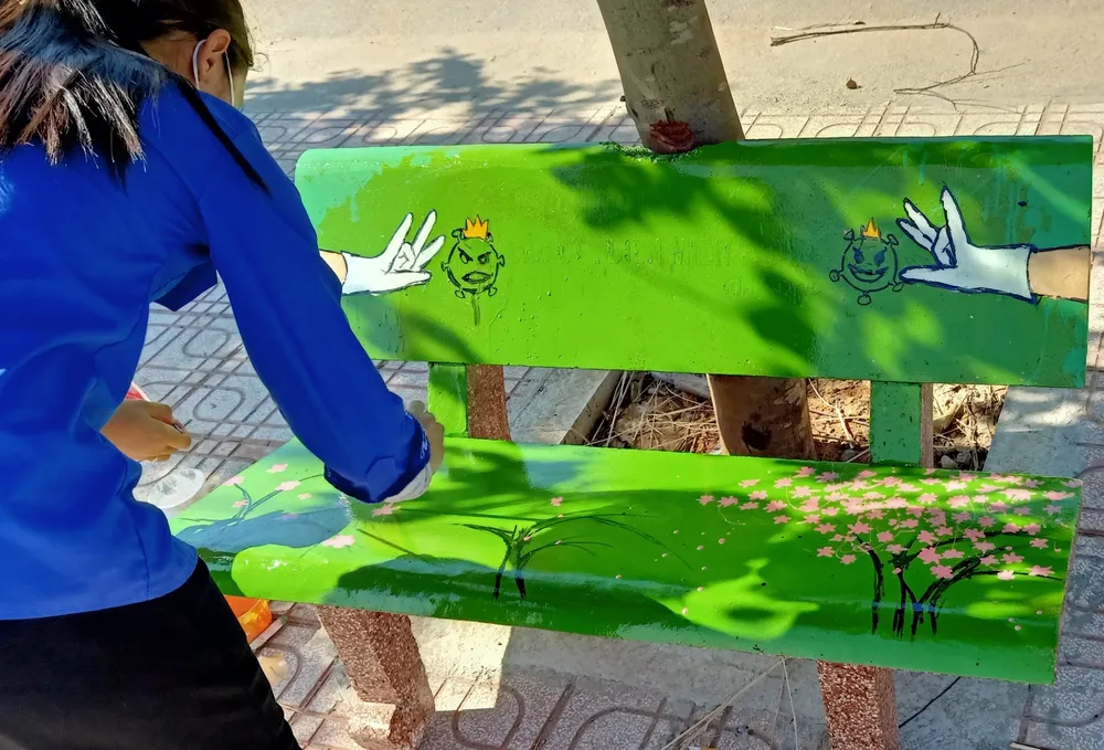 Quảng Ngãi: Thông điệp trên chiếc ghế đá vẽ phòng, chống Covid-19 ảnh 4