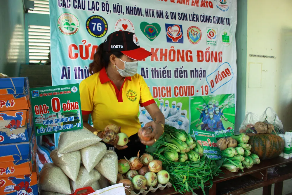 Quảng Ngãi: Nhiều gian hàng 0 đồng giúp người dân vượt khó ảnh 10