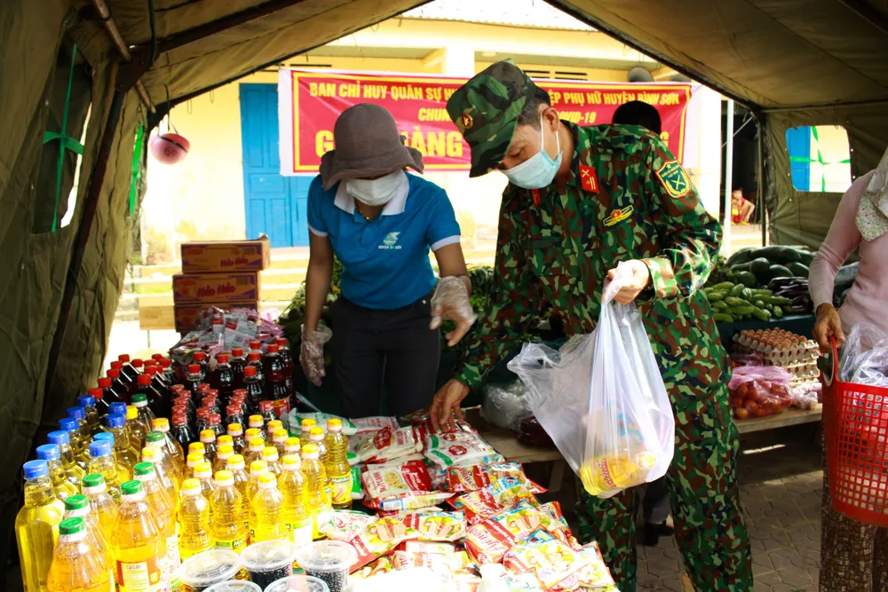 Quảng Ngãi: “Gian hàng 0 đồng” thắm tình quân dân ảnh 9