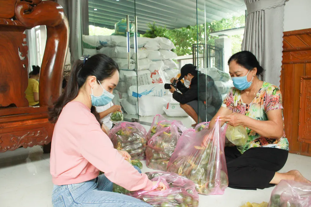 Hai chuyến hàng trị giá 700 triệu đồng của một gia đình ở Quảng Ngãi ủng hộ người dân TPHCM ảnh 3