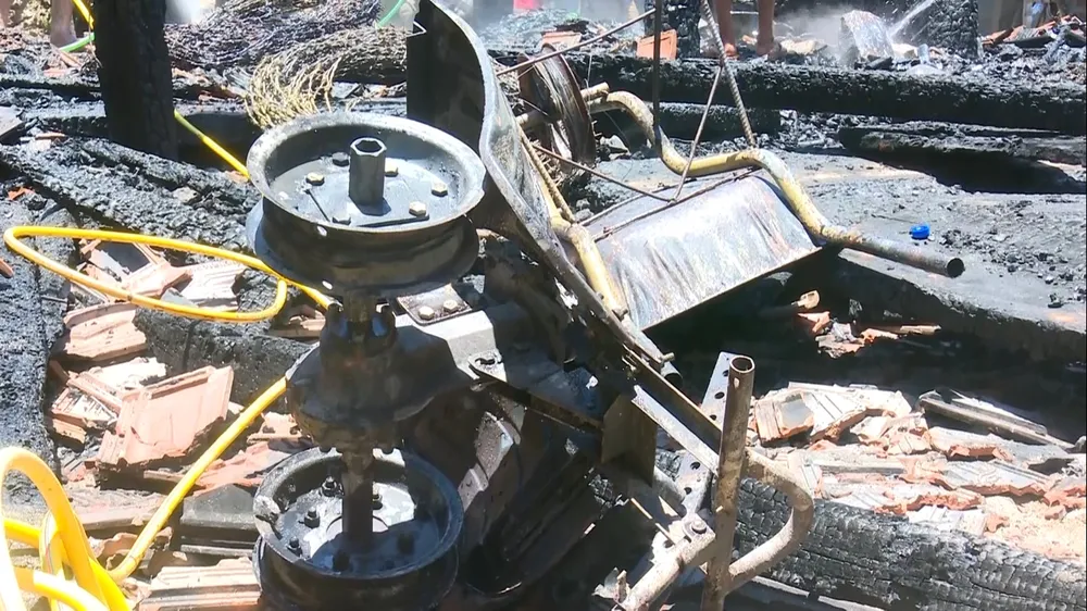 Quảng Ngãi: một nhà sàn bị lửa thiêu rụi, thiệt hại trên 300 triệu đồng ảnh 2