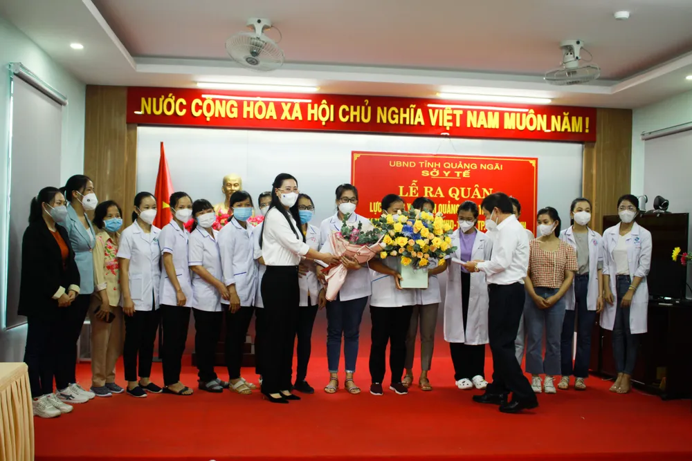 Nhiều địa phương miền Trung đưa đoàn y, bác sĩ tình nguyện tham gia hỗ trợ TPHCM chống dịch Covid-19 ảnh 11