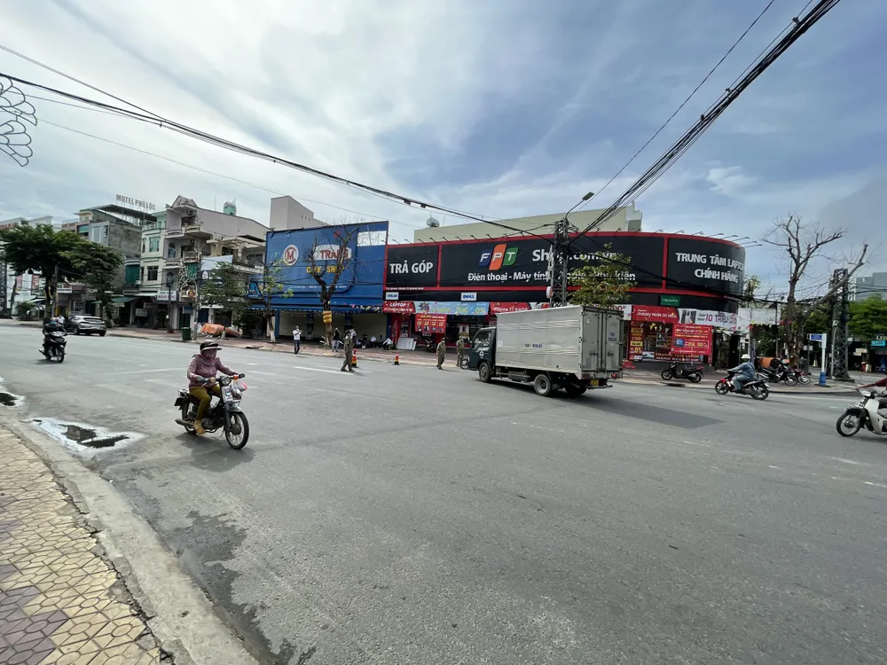 Ngày đầu Quảng Ngãi lập chốt nội thành, hạn chế ra đường không cần thiết ảnh 3