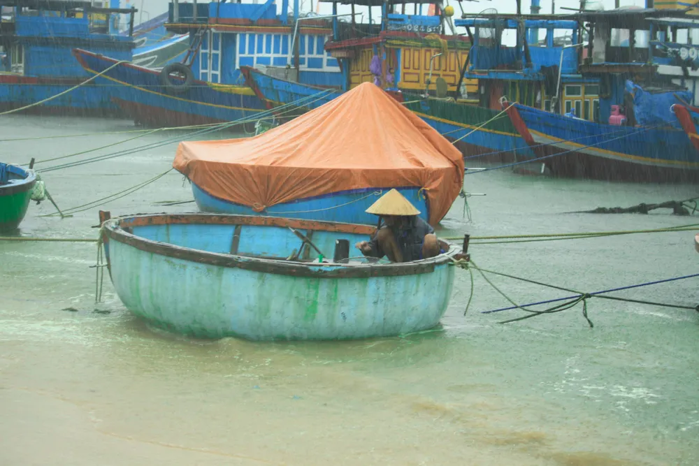 Các tỉnh miền Trung khẩn trương ứng phó bão số 5 đổ bộ  ảnh 6