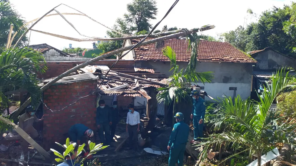 Các địa phương khắc phục hậu quả của bão số 6 ảnh 13