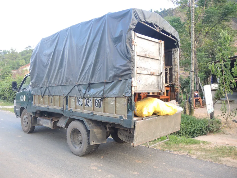 Phát hiện 6 xác cá thể linh trưởng trong xe tải ảnh 1