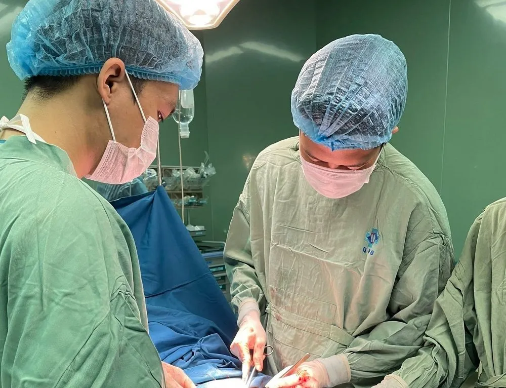 Thai phụ trở dạ sinh con khi đang trên đường về quê tránh dịch ảnh 1