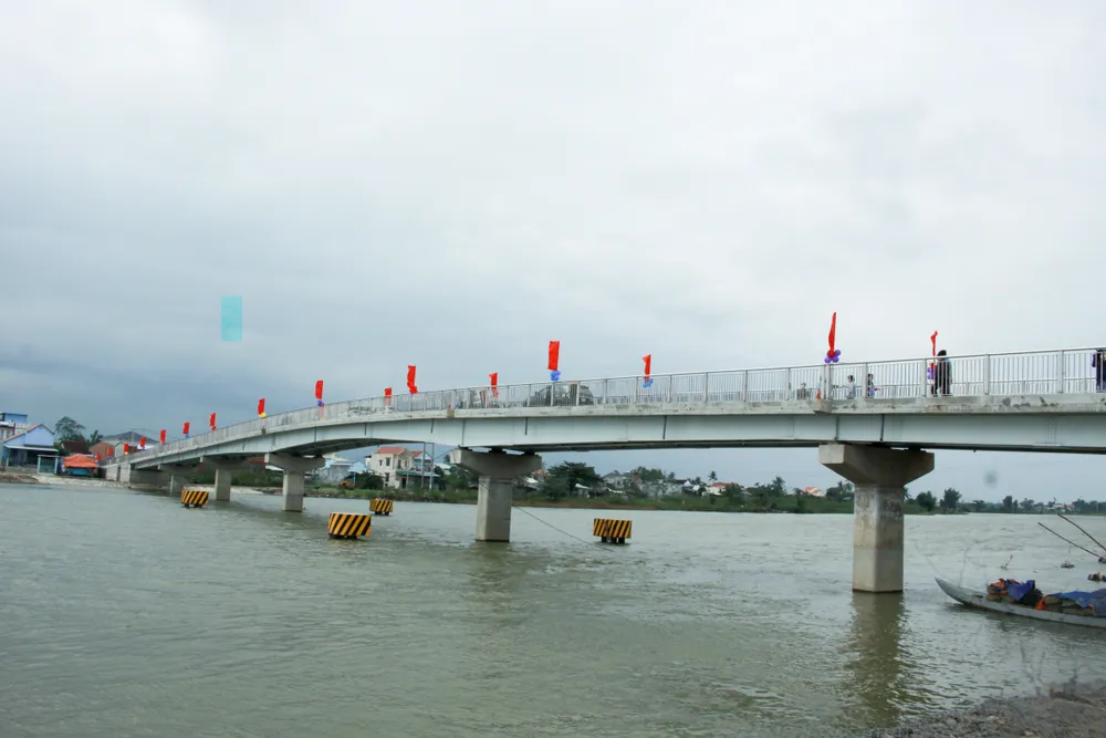Quảng Ngãi: Đưa vào sử dụng cầu Đông Yên 3, nối liền đôi bờ sông Trà Bồng ảnh 3